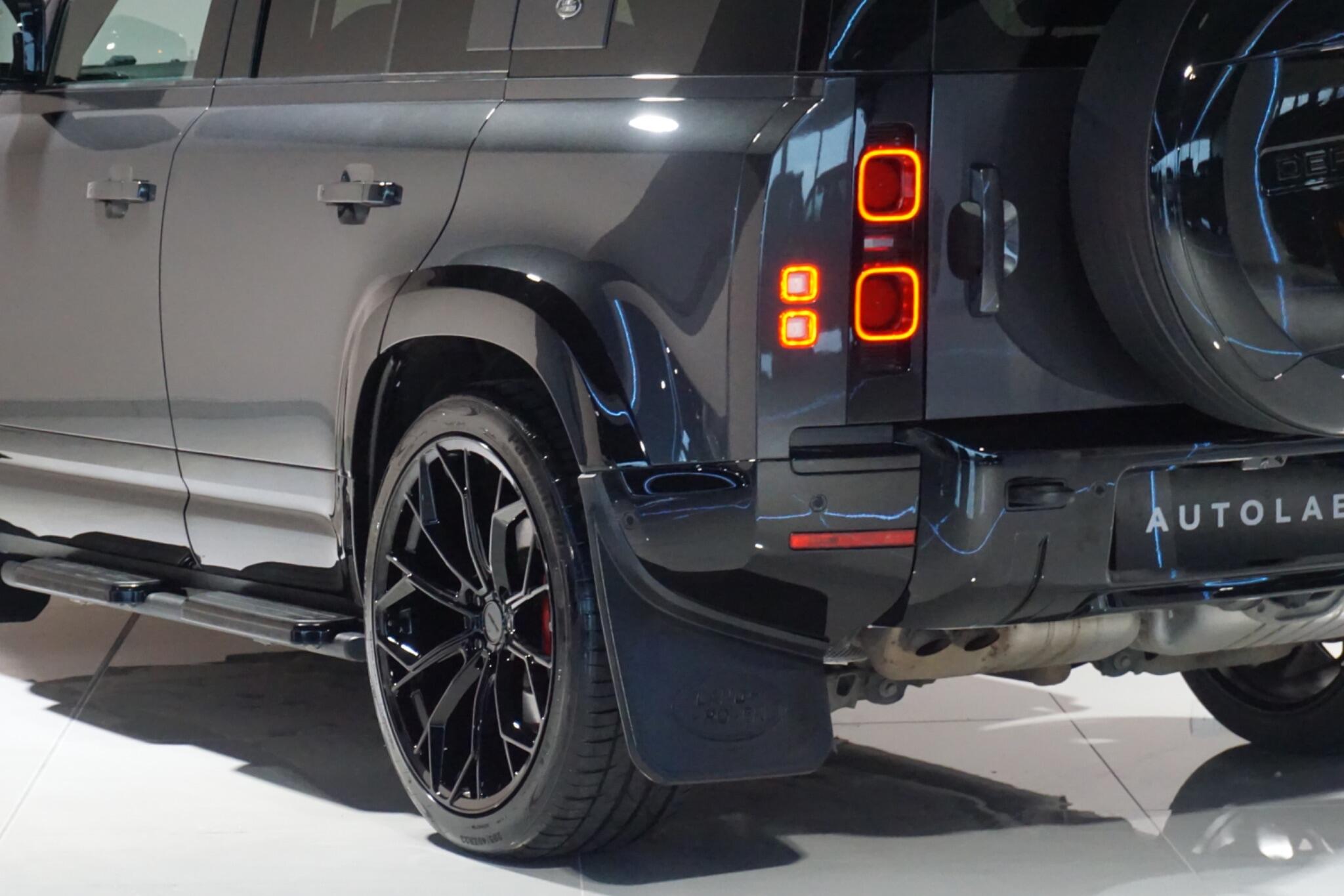 Land Rover Defender 110 3.0 D300 MHEV X-Dynamic HSE SUV 5dr Diesel Auto 4WD Euro 6 (s/s) (300 ps)